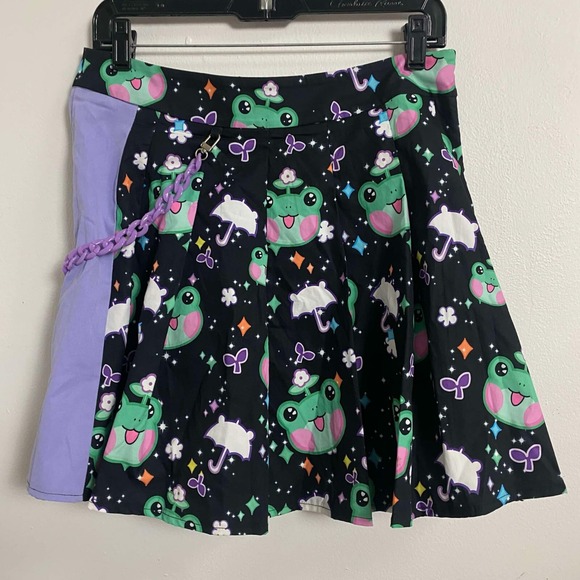 ROMWE Kawaii Cartoon Graphic Pleated Skirt With Chain Women's Size L - Picture 2 of 8